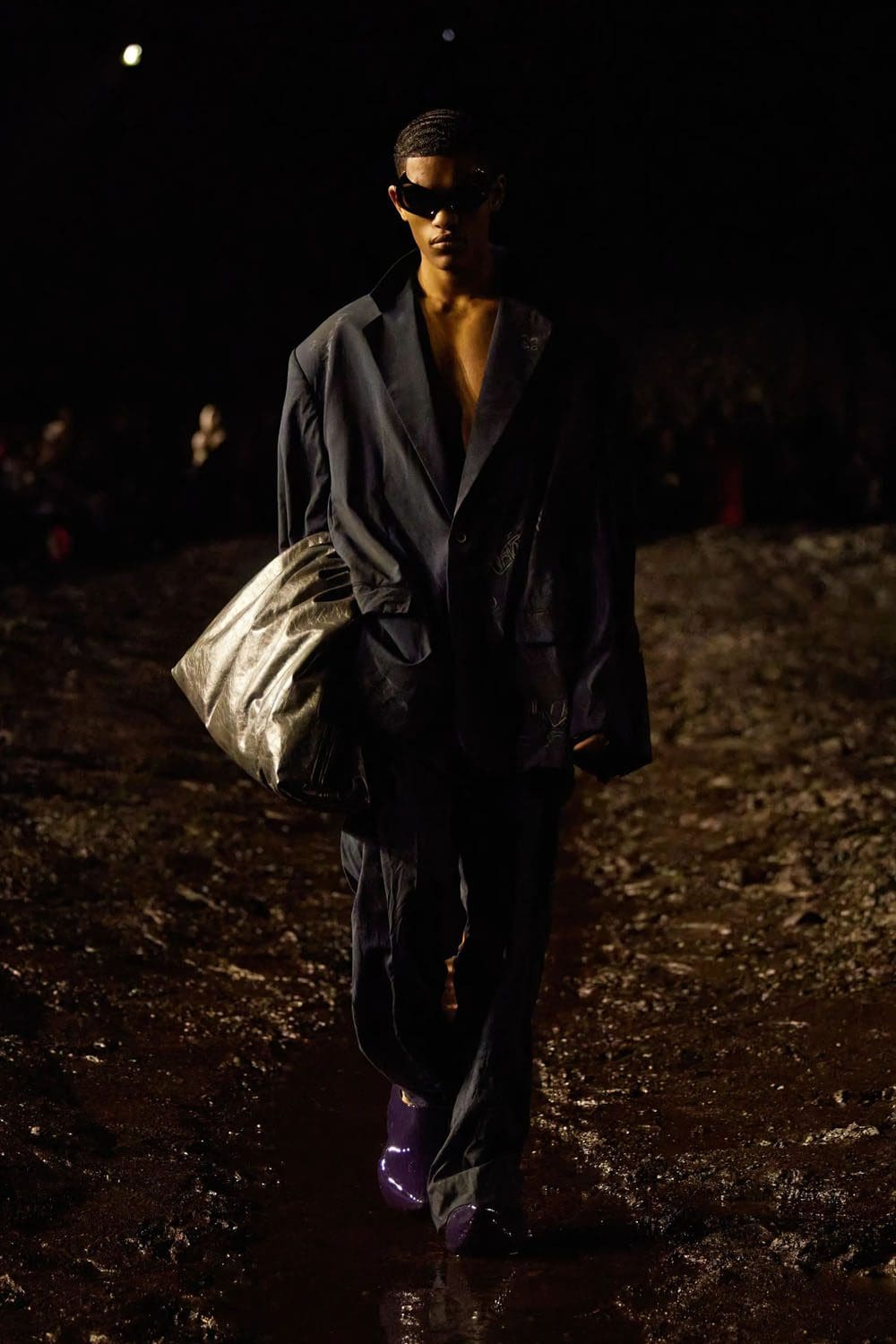 Balenciaga 春夏 2023 核泥秀 Runway 42杂志