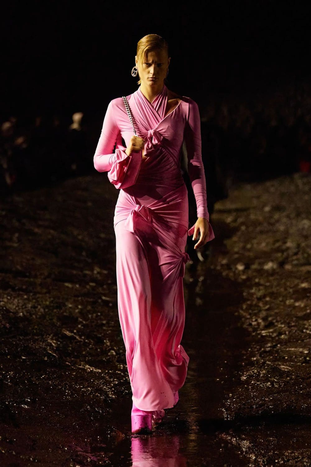 Balenciaga 春夏 2023 核泥秀 Runway 45杂志