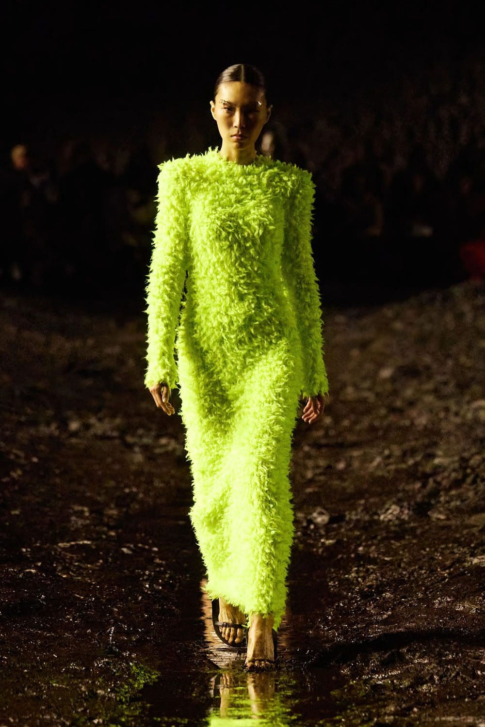 Balenciaga 春夏 2023 核泥秀 Runway 70杂志
