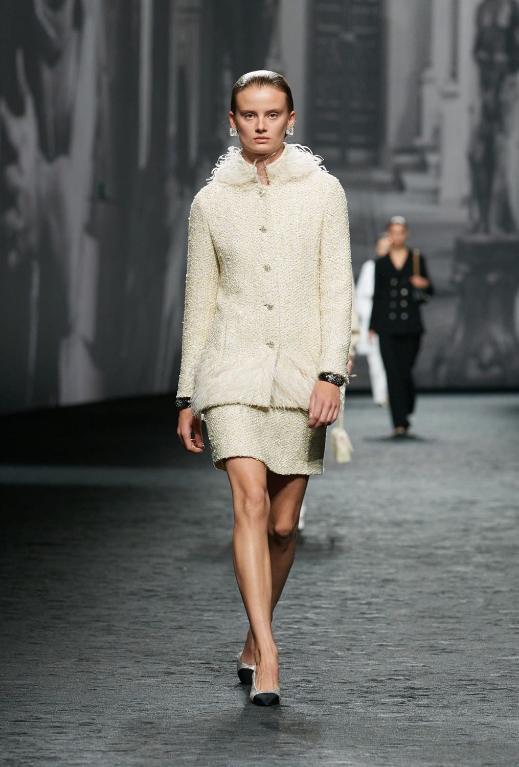 Chanel Spring Summer 2023 Ready to Wear Runway Magazine 17