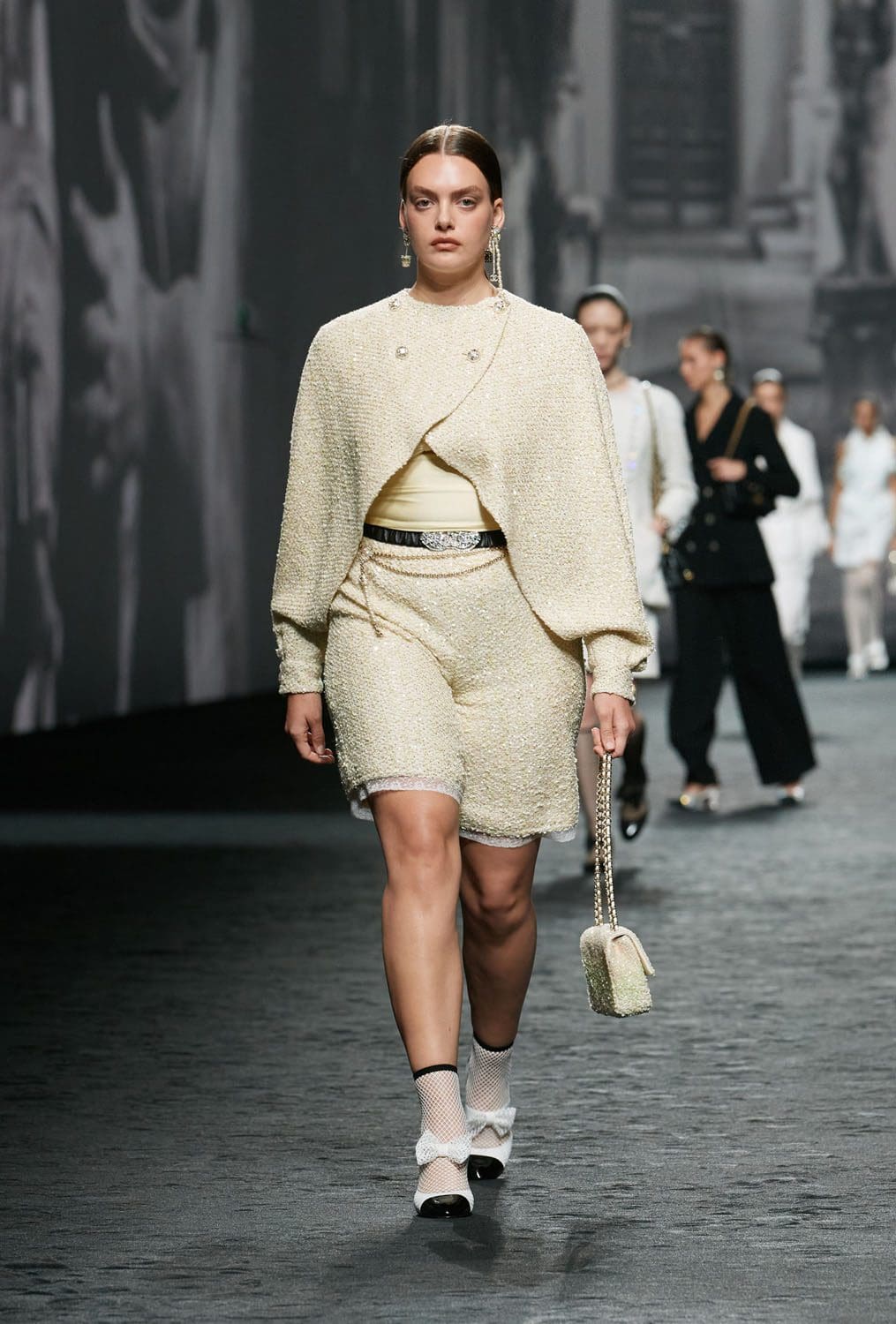 Chanel Spring Summer 2023 Ready to Wear Runway Magazine 18