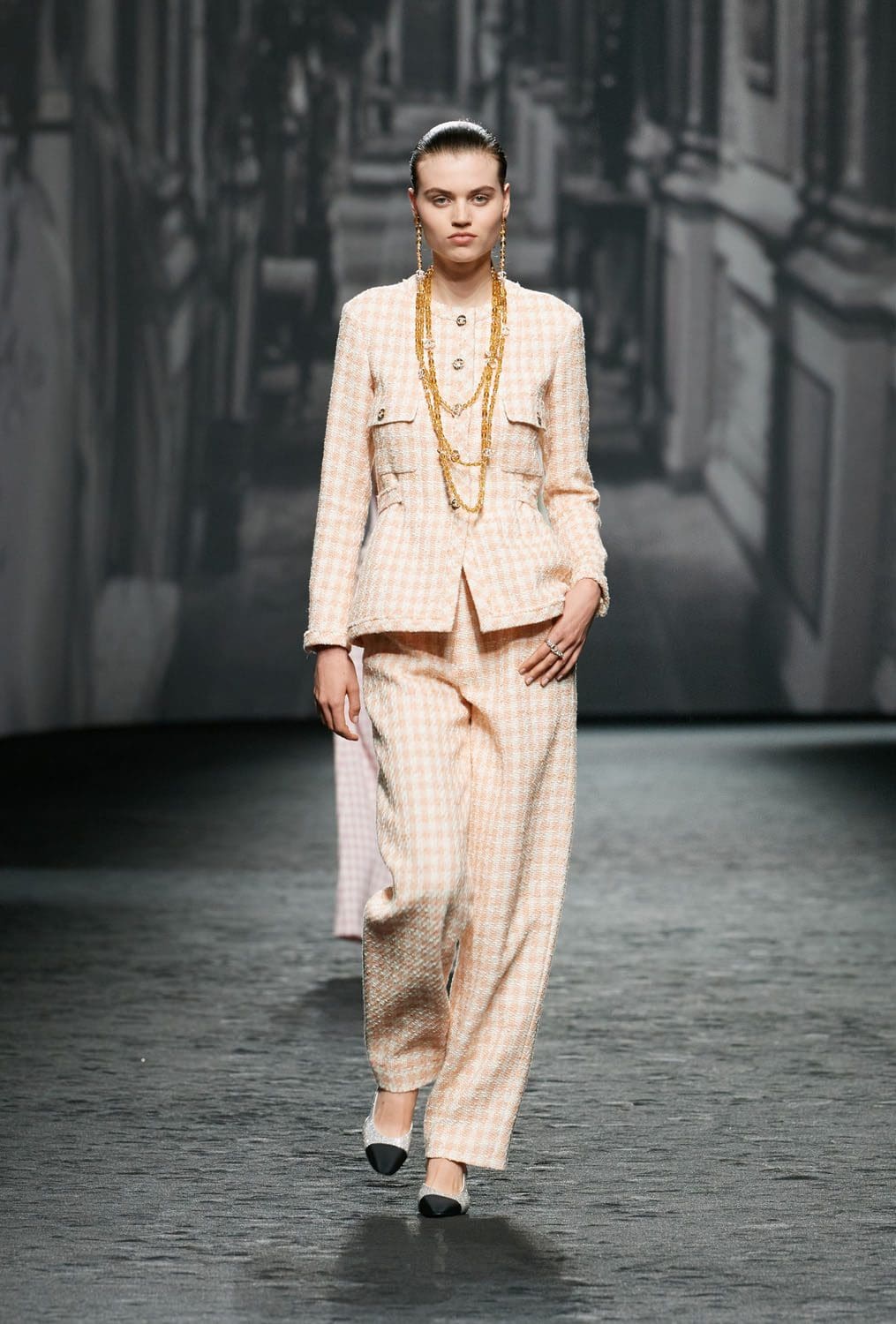Chanel Spring Summer 2023 Ready to Wear Runway Magazine 30