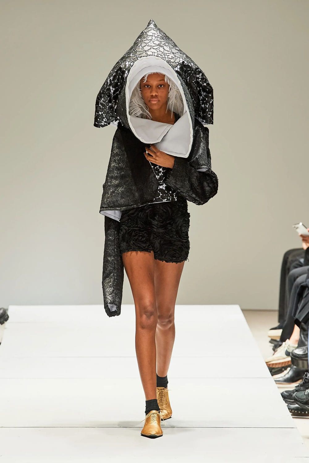 Comme des Garcons Spring Summer 2023 Runway Magazine 11