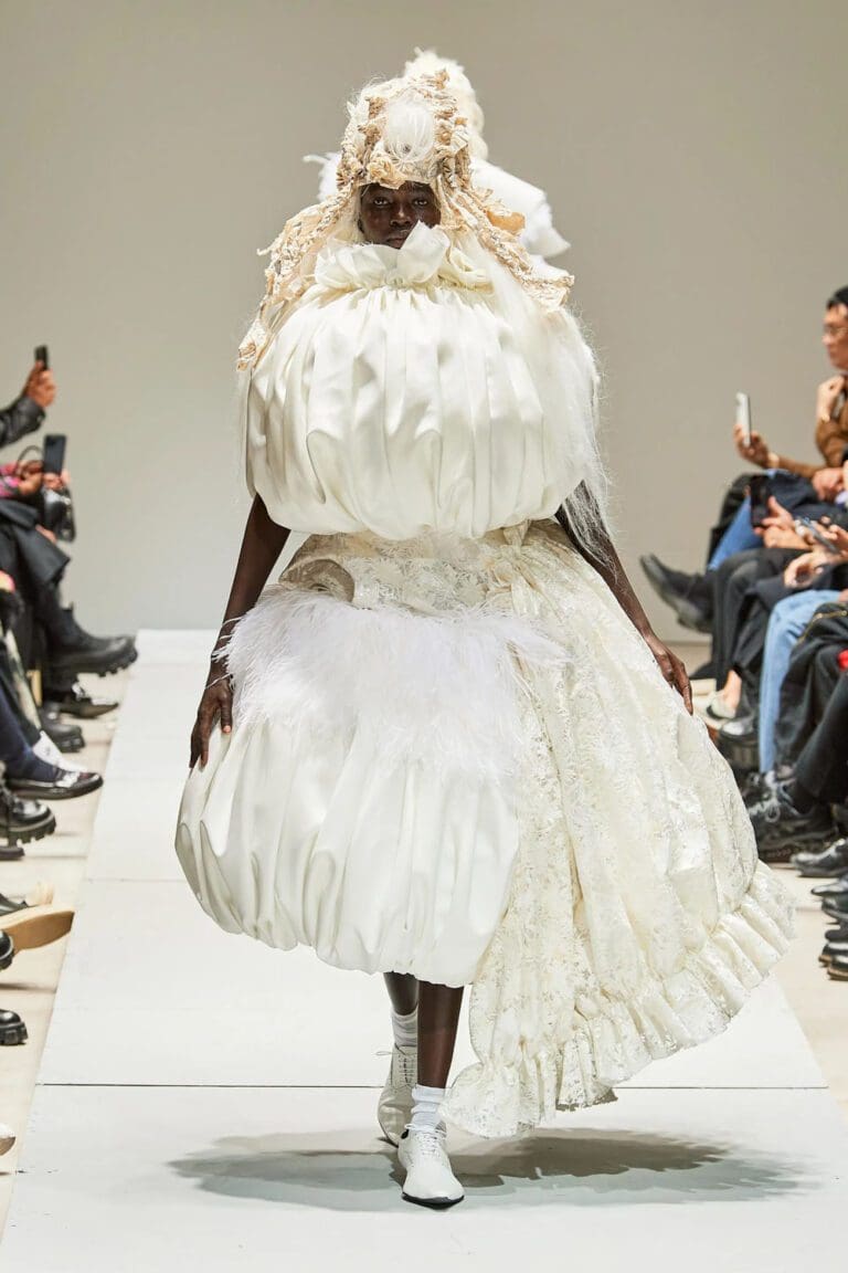 Comme des Garcons Spring Summer 2023 - RUNWAY MAGAZINE ® Official