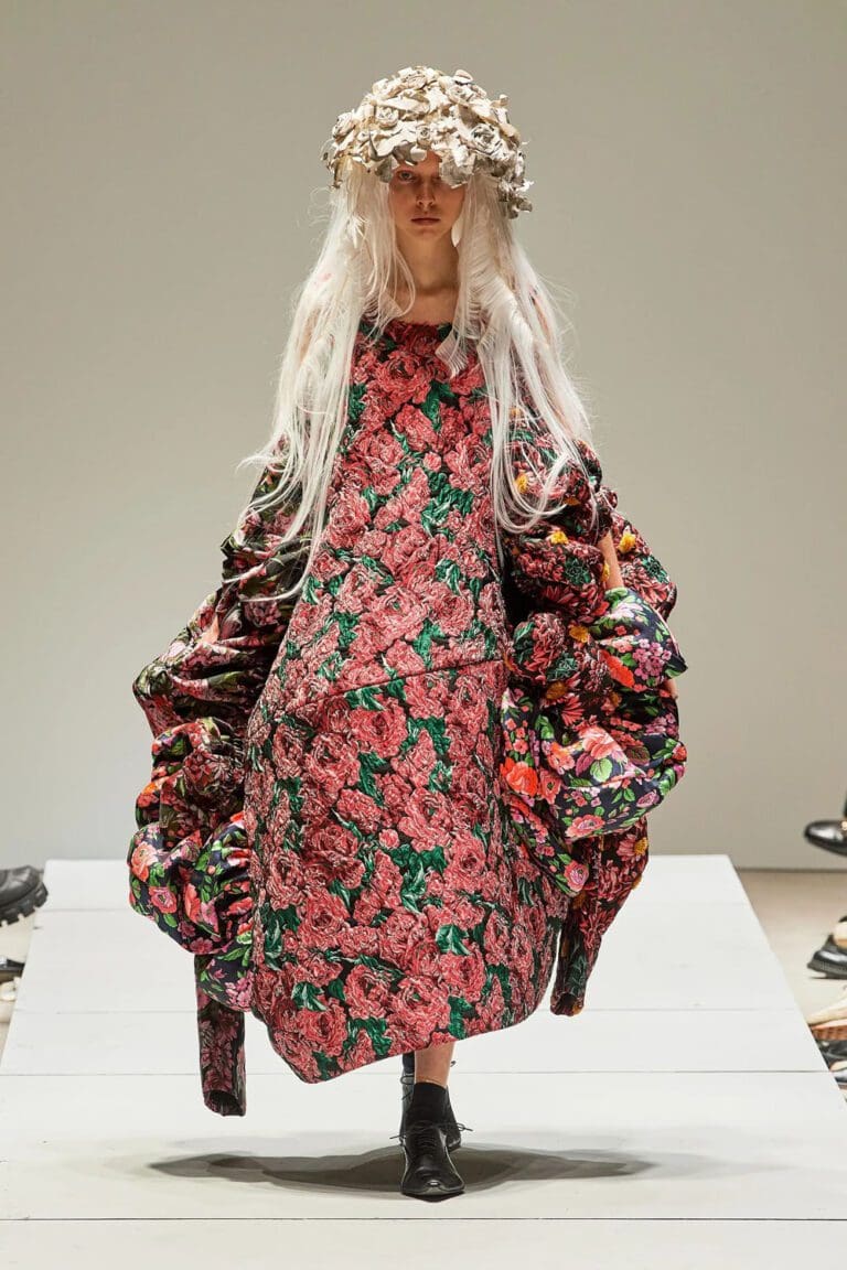 Comme des Garcons Spring Summer 2023 - RUNWAY MAGAZINE ® Official
