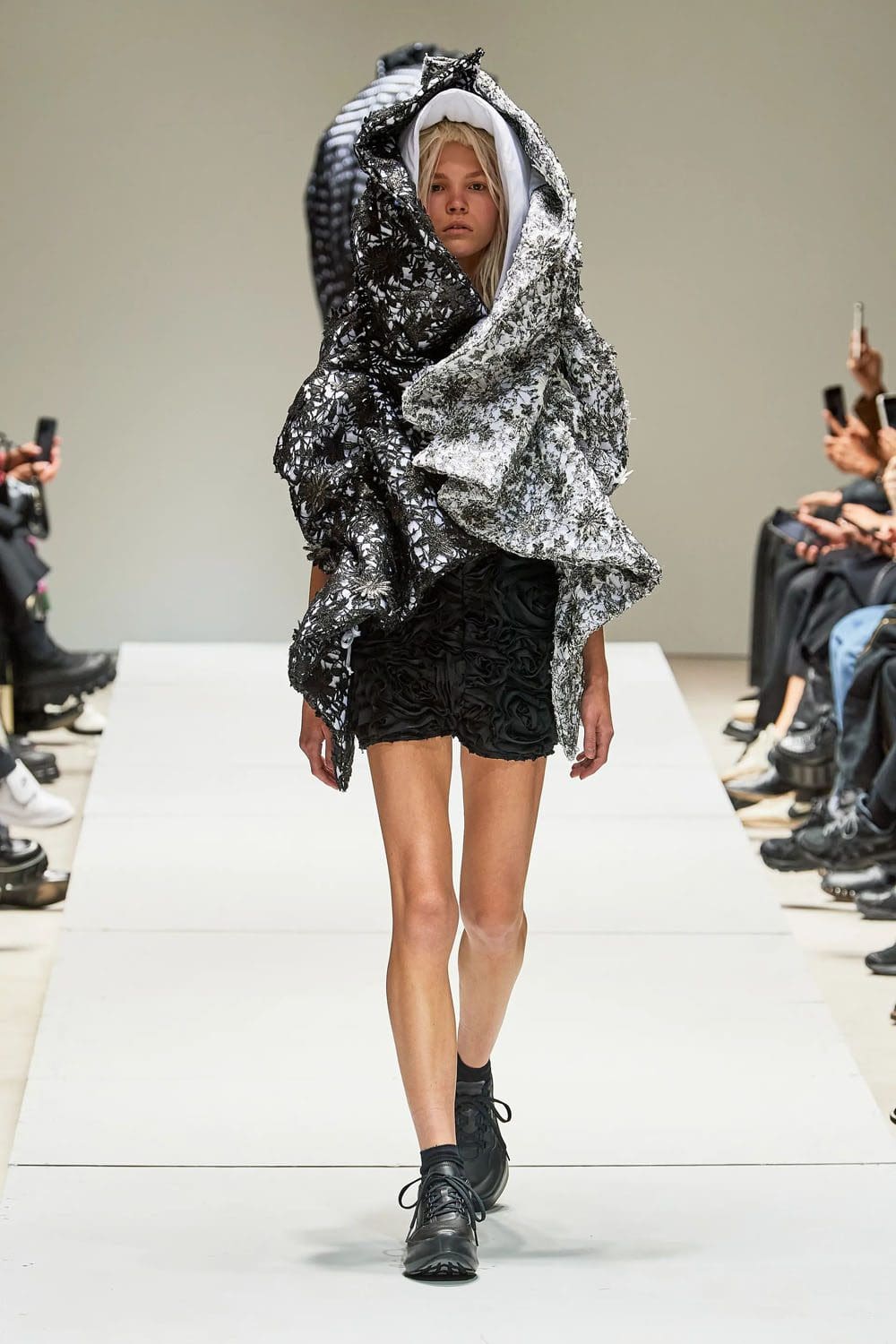 Comme des Garcons Spring Summer 2023 Runway Magazine 3