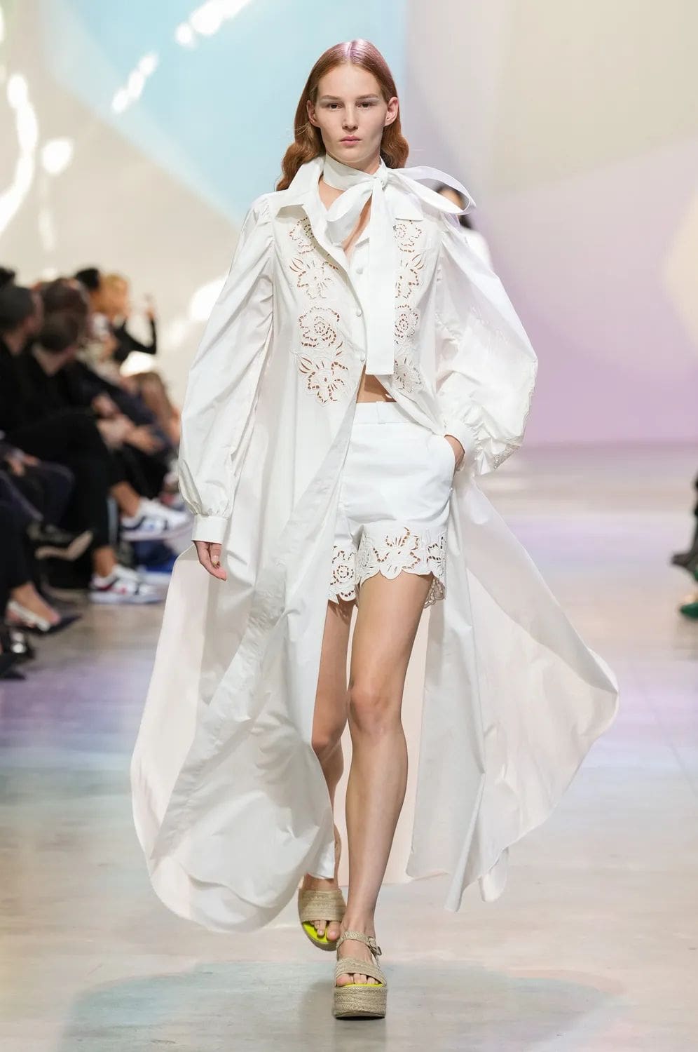 Elie Saab Primavera Verão 2023 Runway revista