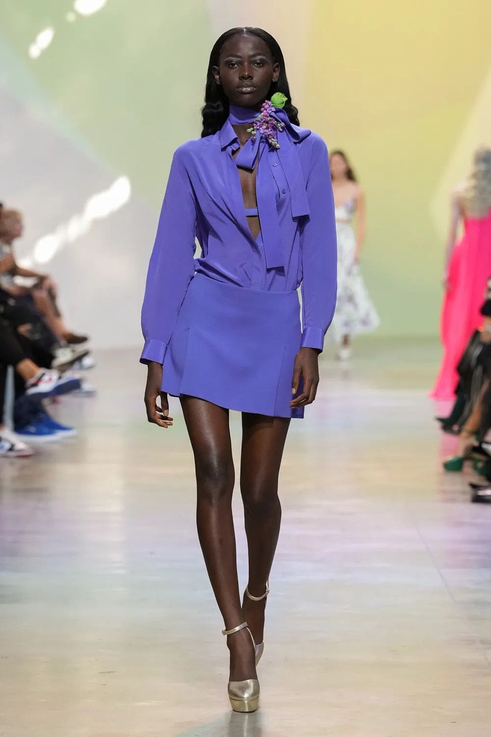 Elie Saab Primavera Verão 2023 Runway revista