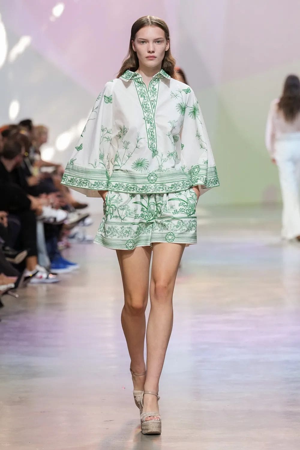 Elie Saab Primavera Verão 2023 Runway revista