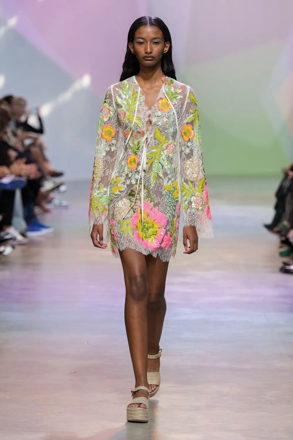 Elie Saab Primavera Verão 2023 Runway revista