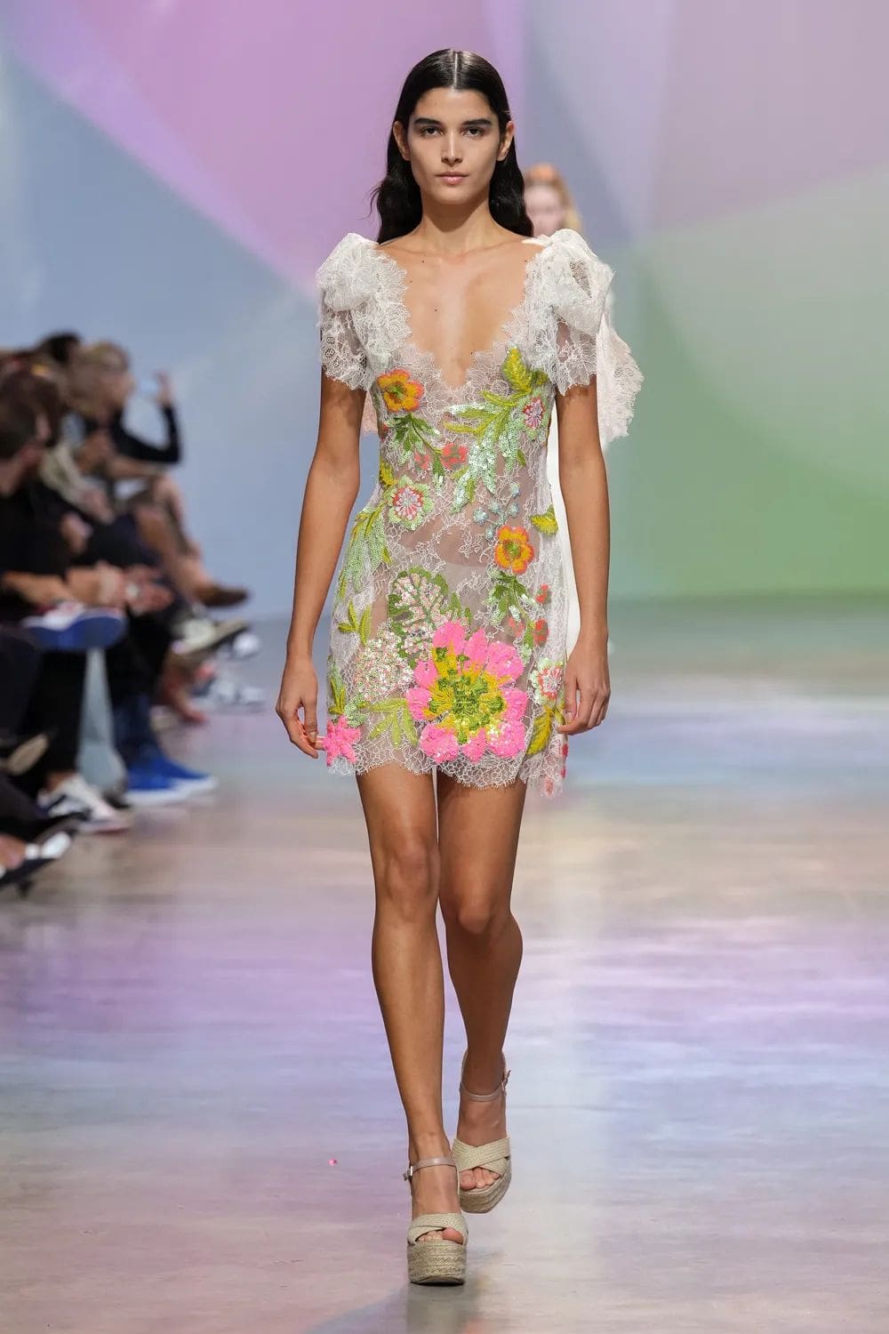 Elie Saab Primavera Verão 2023 Runway revista