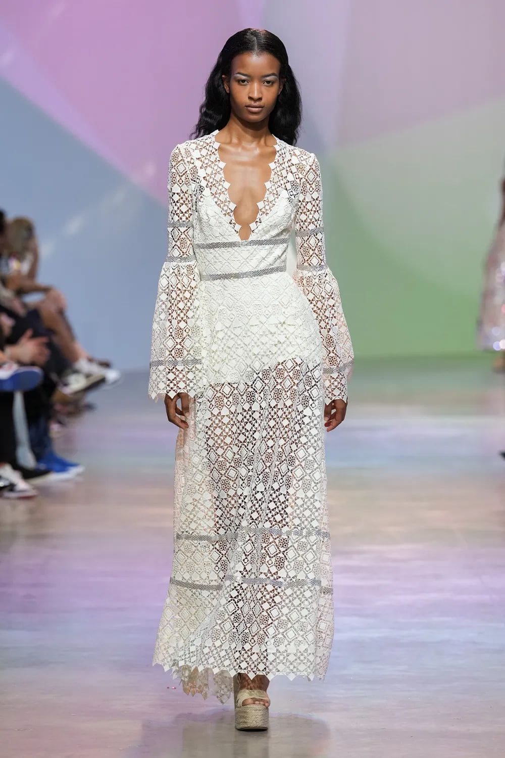 Elie Saab Primavera Verão 2023 Runway revista
