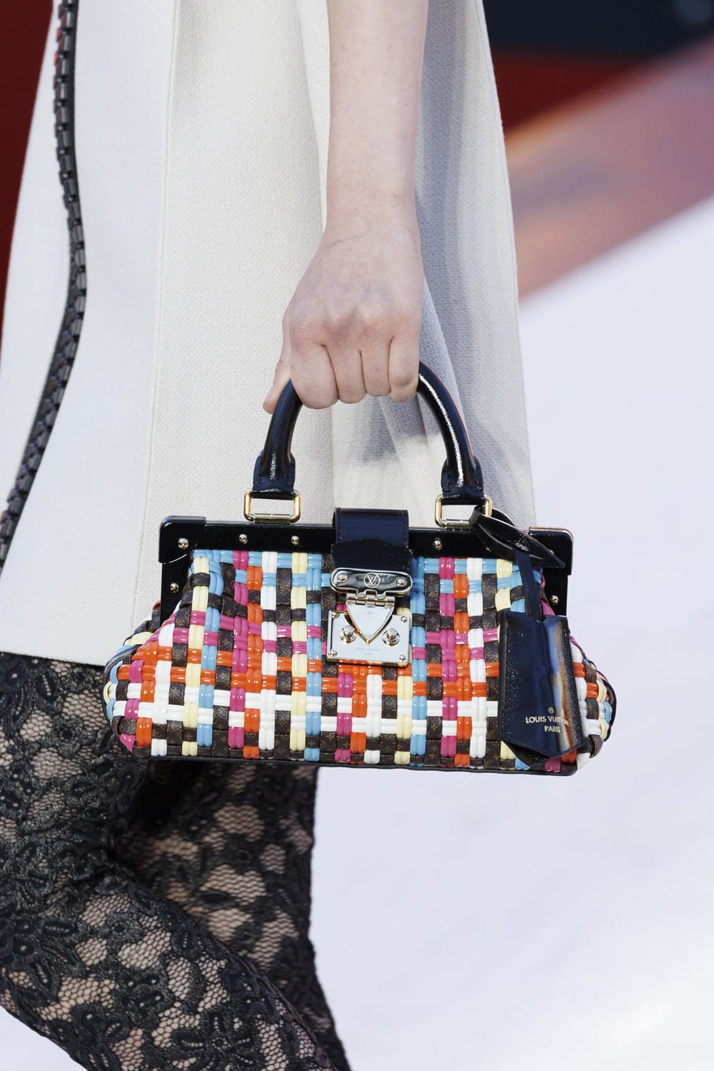 Louis Vuitton Spring Summer 2023 Details Women Runway Magazine 18