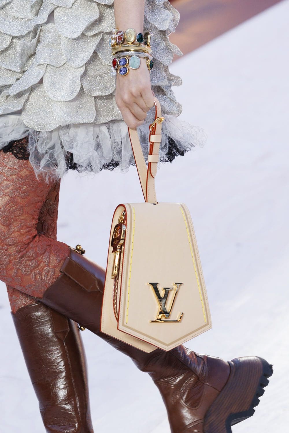 Louis Vuitton Spring Summer 2023 Details Women Runway Magazine 24