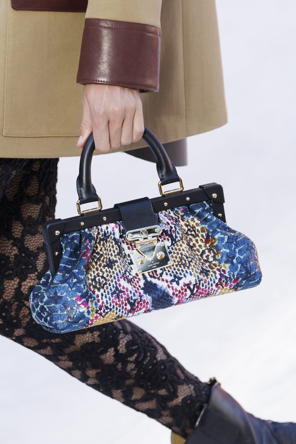 Louis Vuitton Spring Summer 2023 Details Women Runway Magazine 25