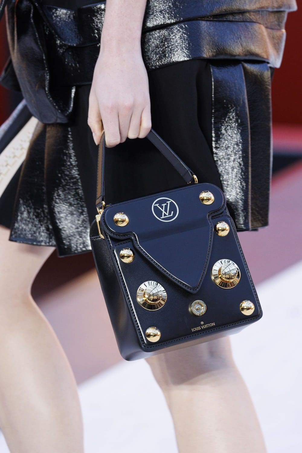 Louis Vuitton Spring Summer 2023 Details Women Runway Magazine 38