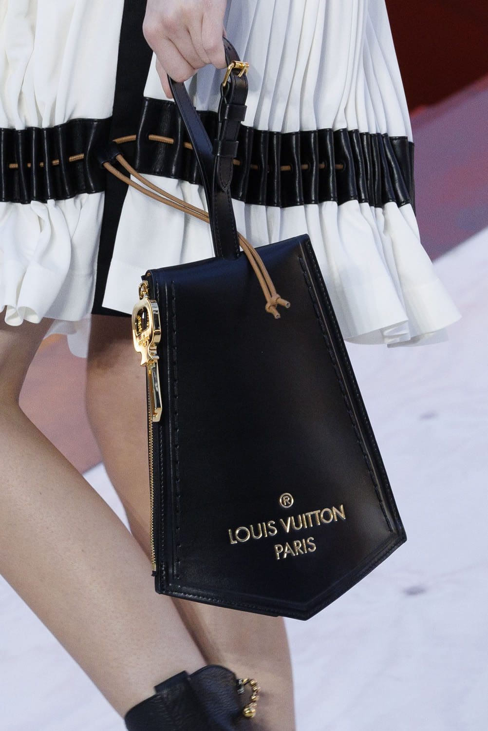 Louis Vuitton Spring Summer 2023 Details Women Runway Magazine 42