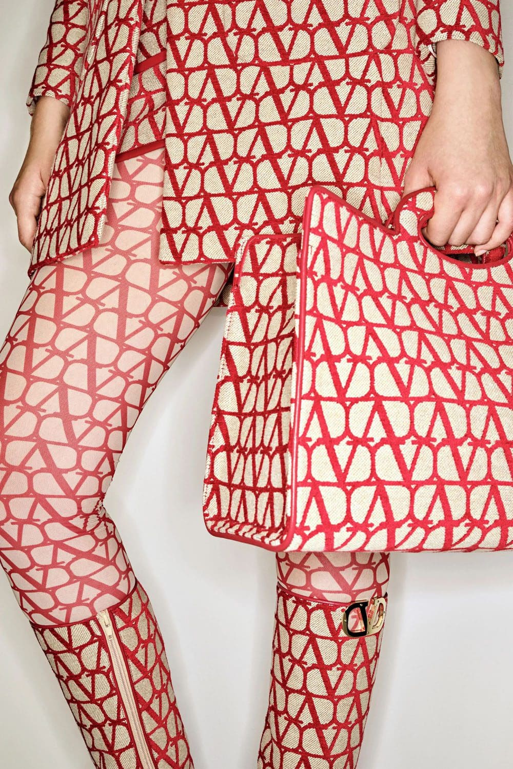 Valentino Resort 2023 Runway Magazine 31