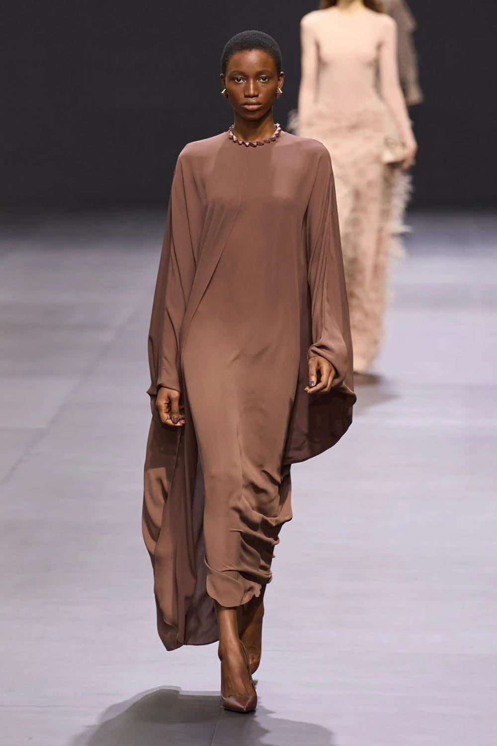 Valentino Printemps Été 2023 Prêt à porter Runway Magazine 2