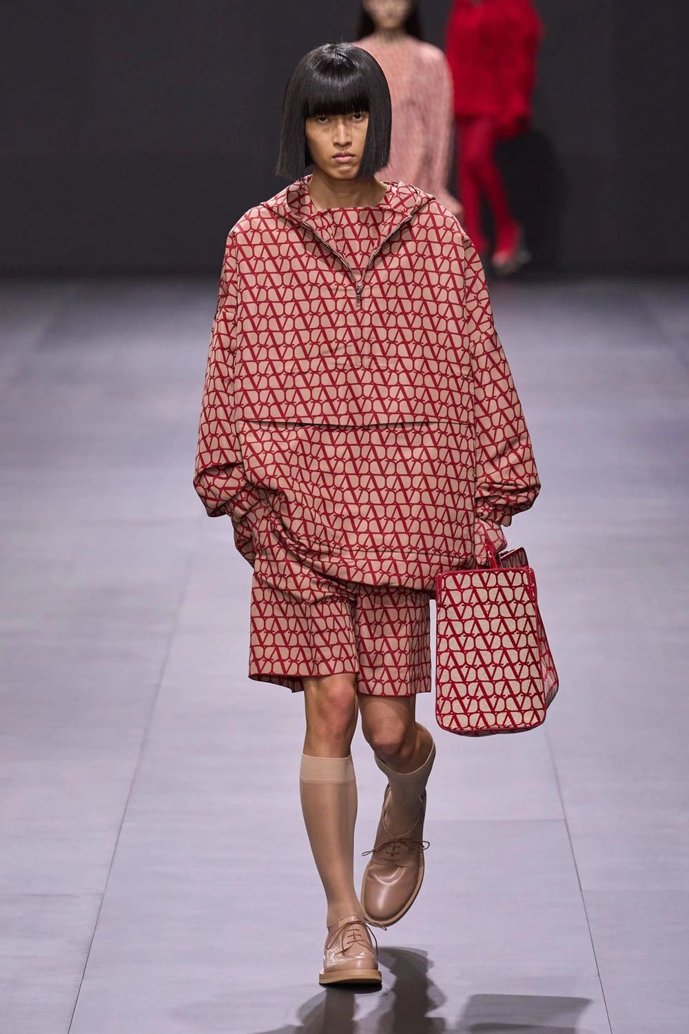 Valentino Printemps Été 2023 Prêt à porter Runway Magazine 30