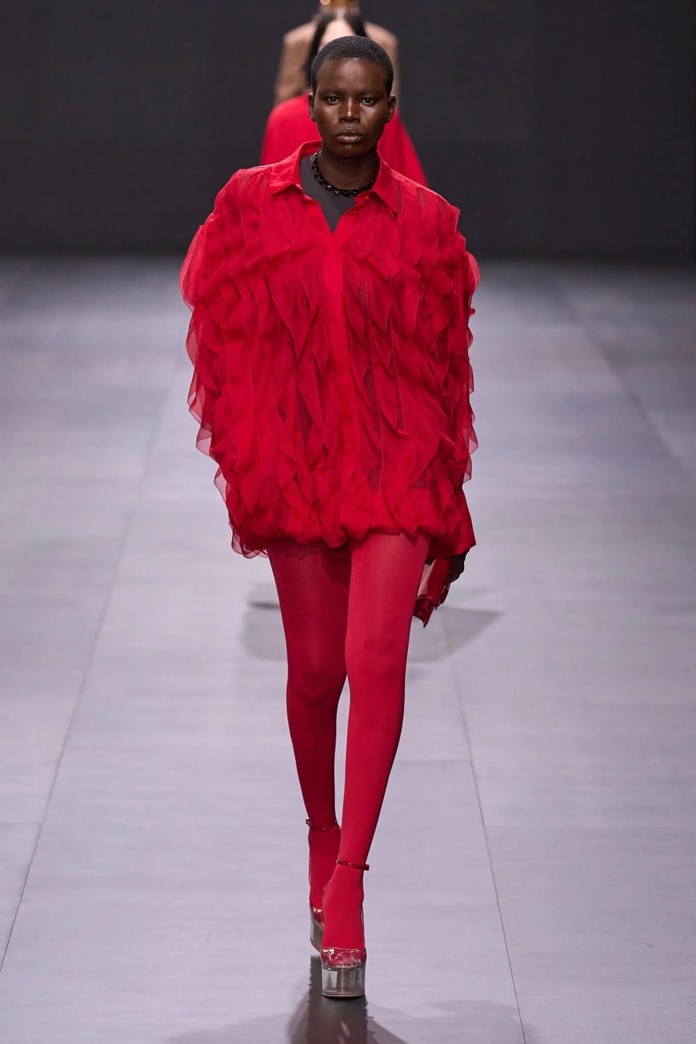 Valentino Printemps Été 2023 Prêt à porter Runway Magazine 32