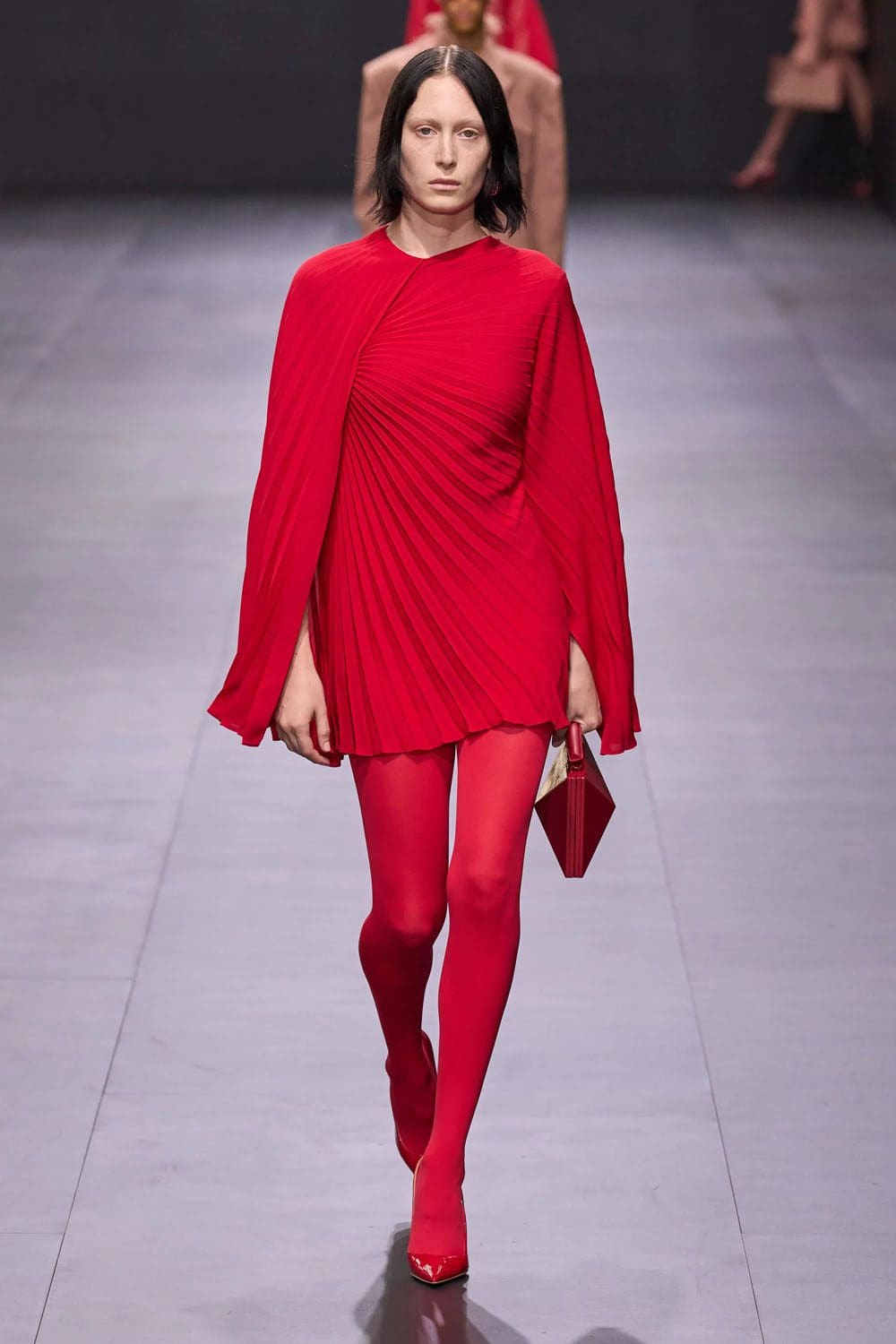 Valentino Printemps Été 2023 Prêt à porter Runway Magazine 33