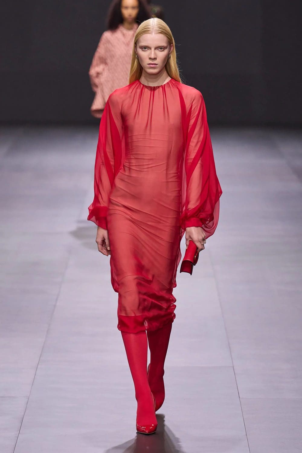 Valentino Printemps Été 2023 Prêt à porter Runway Magazine 35
