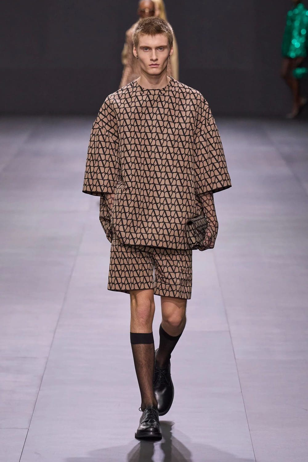 Valentino Printemps Été 2023 Prêt à porter Runway Magazine 38