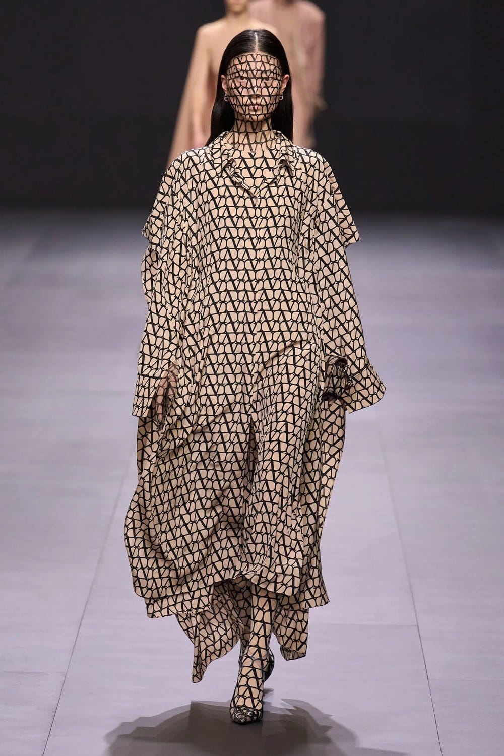 Valentino Printemps Été 2023 Prêt à porter Runway Magazine 4