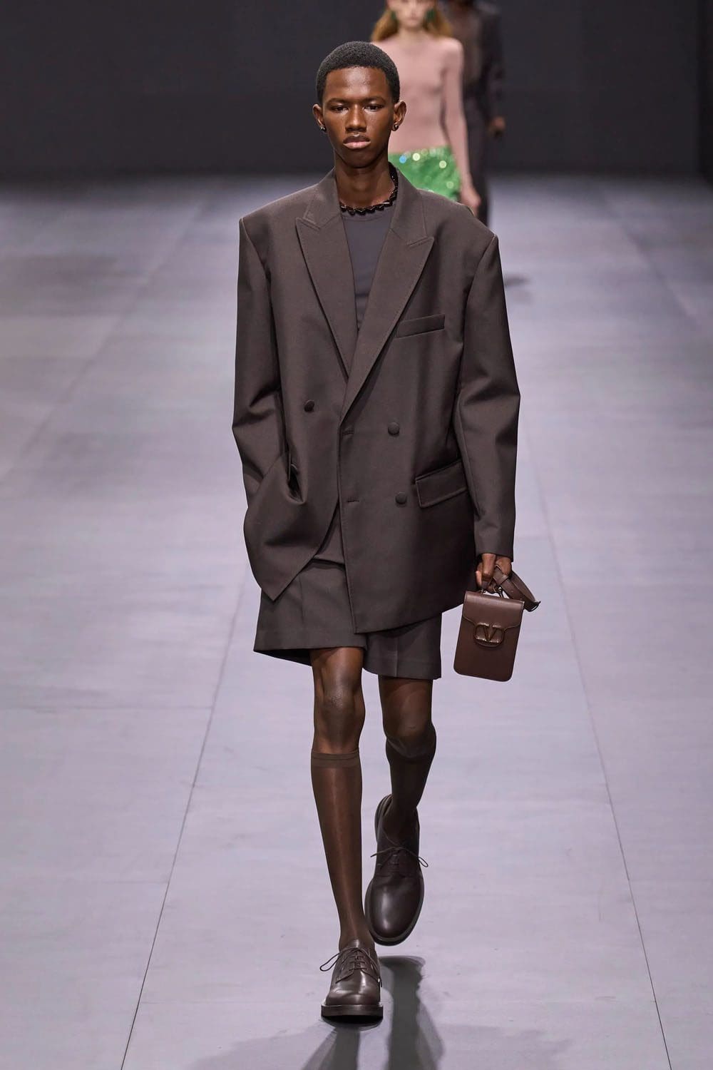 Valentino Printemps Été 2023 Prêt à porter Runway Magazine 44