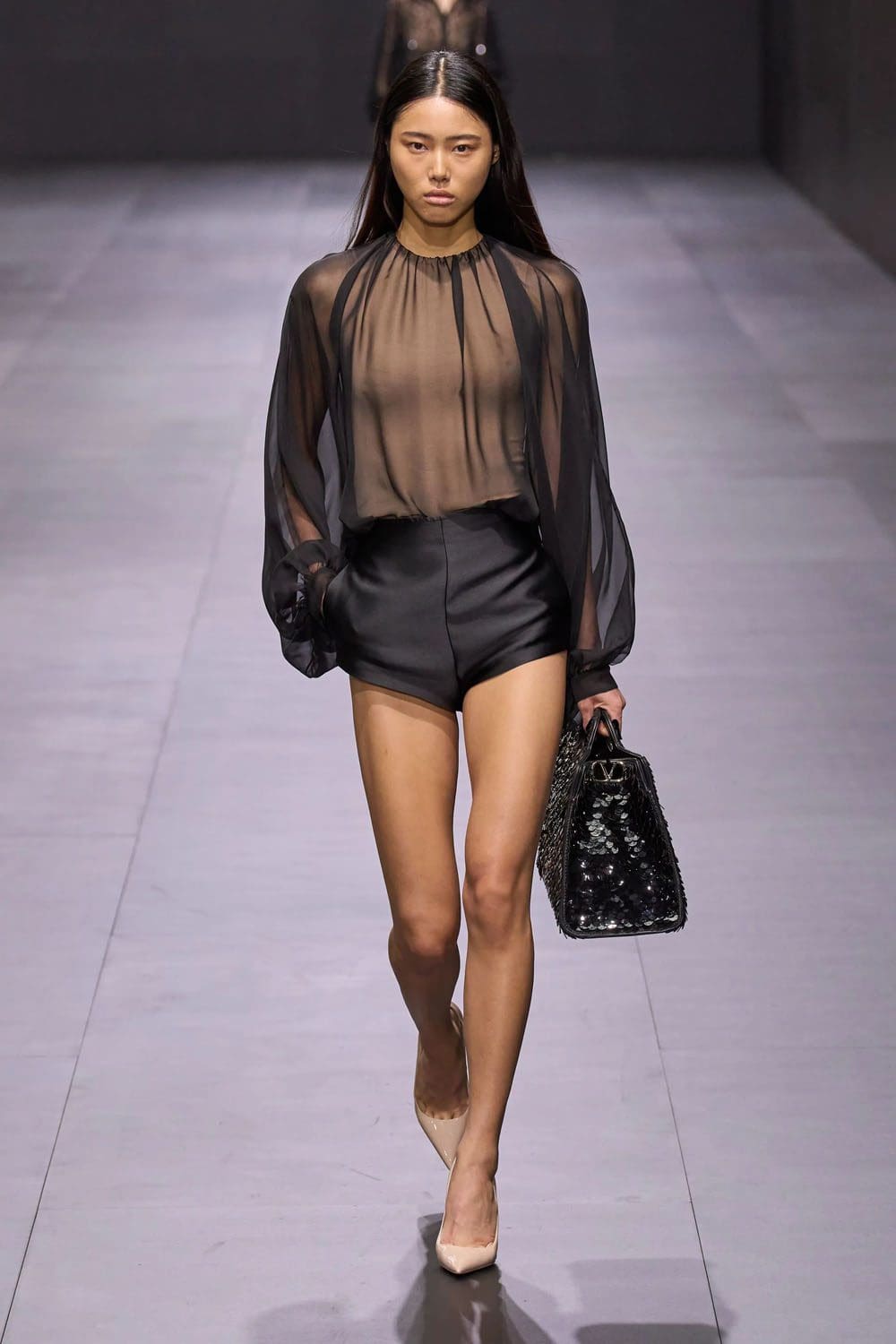 Valentino Printemps Été 2023 Prêt à porter Runway Magazine 55