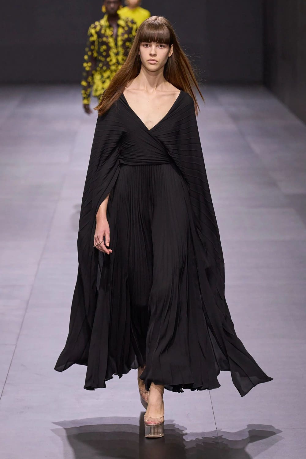 Valentino Printemps Été 2023 Prêt à porter Runway Magazine 72