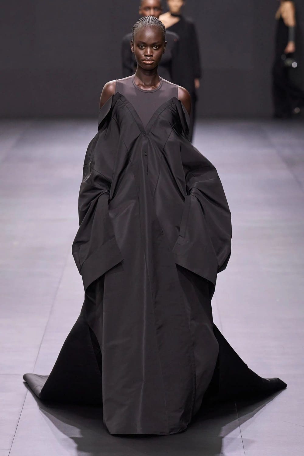 Valentino Printemps Été 2023 Prêt à porter Runway Magazine 82