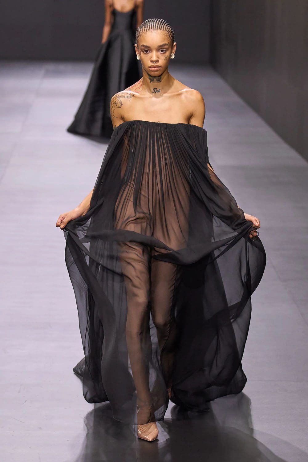 Valentino Printemps Été 2023 Prêt à porter Runway Magazine 88