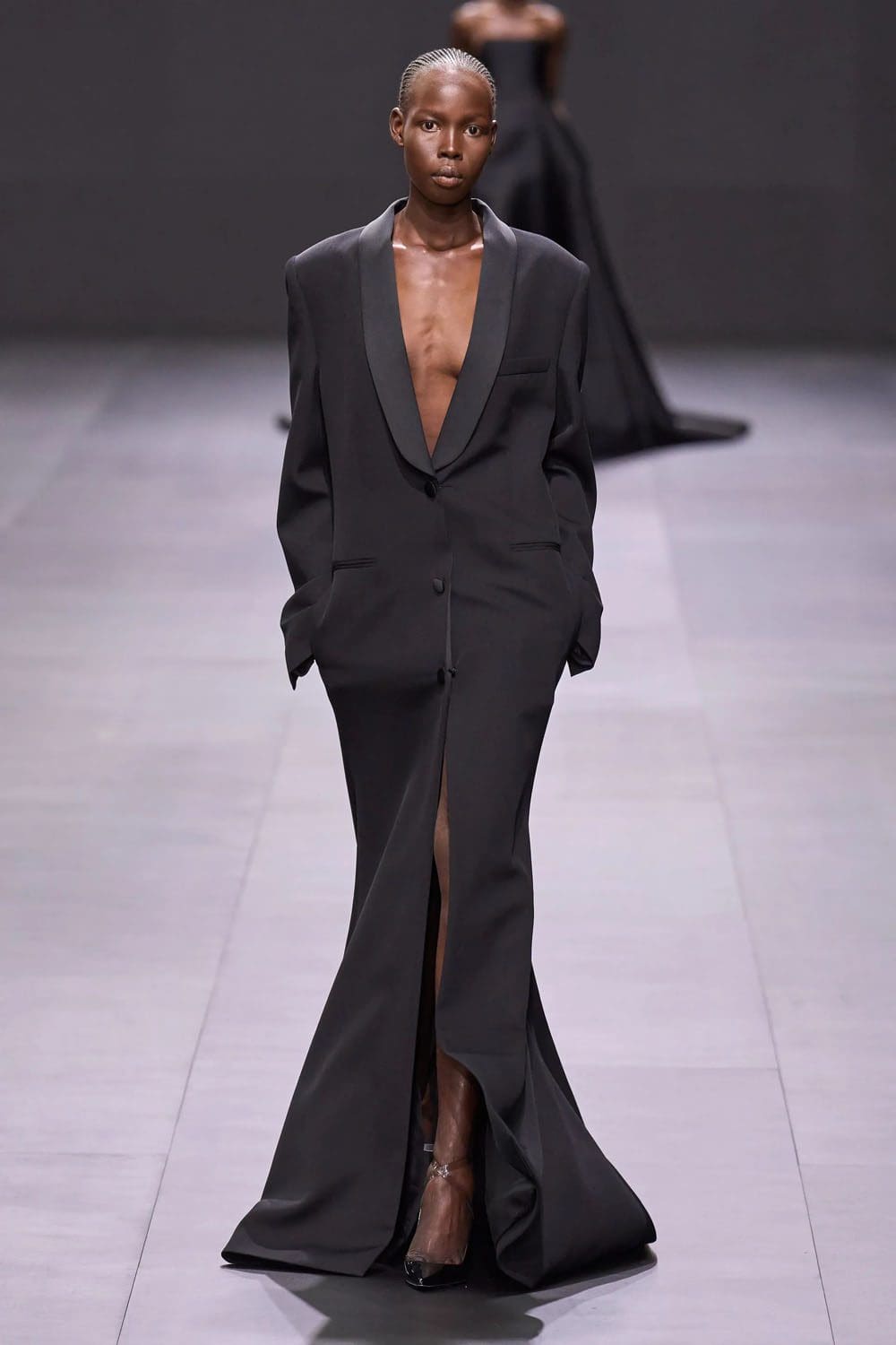 Valentino Printemps Été 2023 Prêt à porter Runway Magazine 90