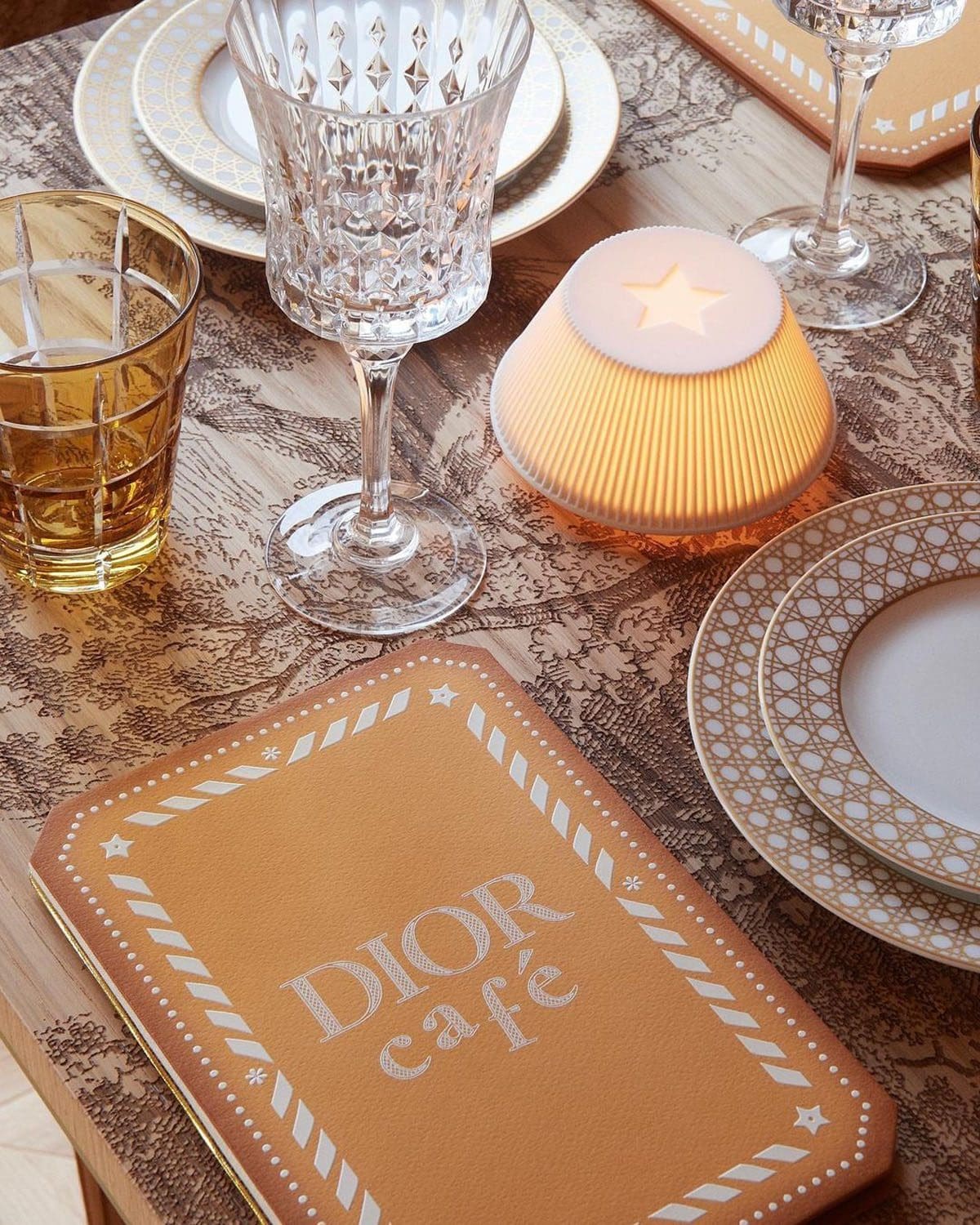 7 DIOR x HARRODS 2022 Christmas gift shop
