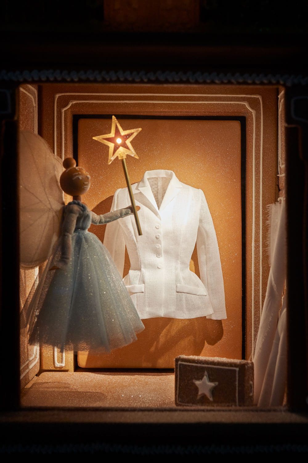 Выставка DIOR x HARRODS 2022 © Адриан Диран34