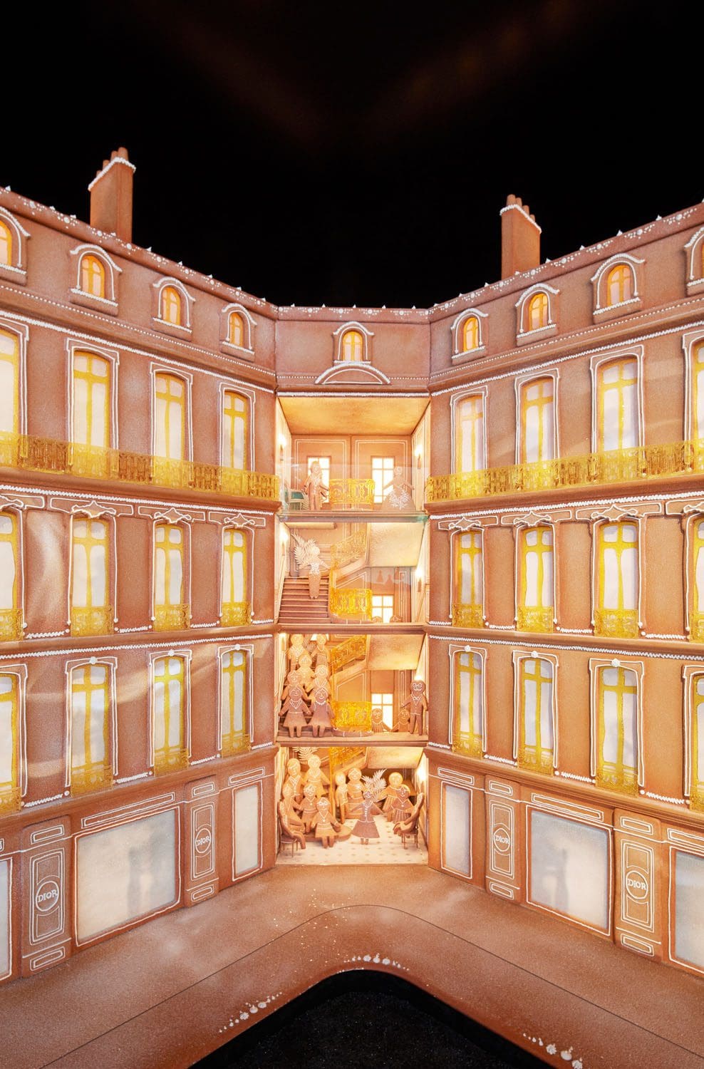 Выставка DIOR x HARRODS 2022 © Адриан Диран6