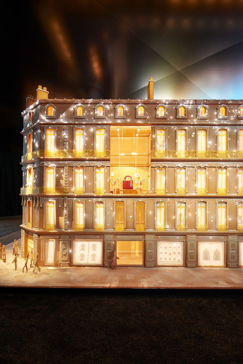 DIOR x HARRODS 2022 Exhibition © Adrien Dirand8