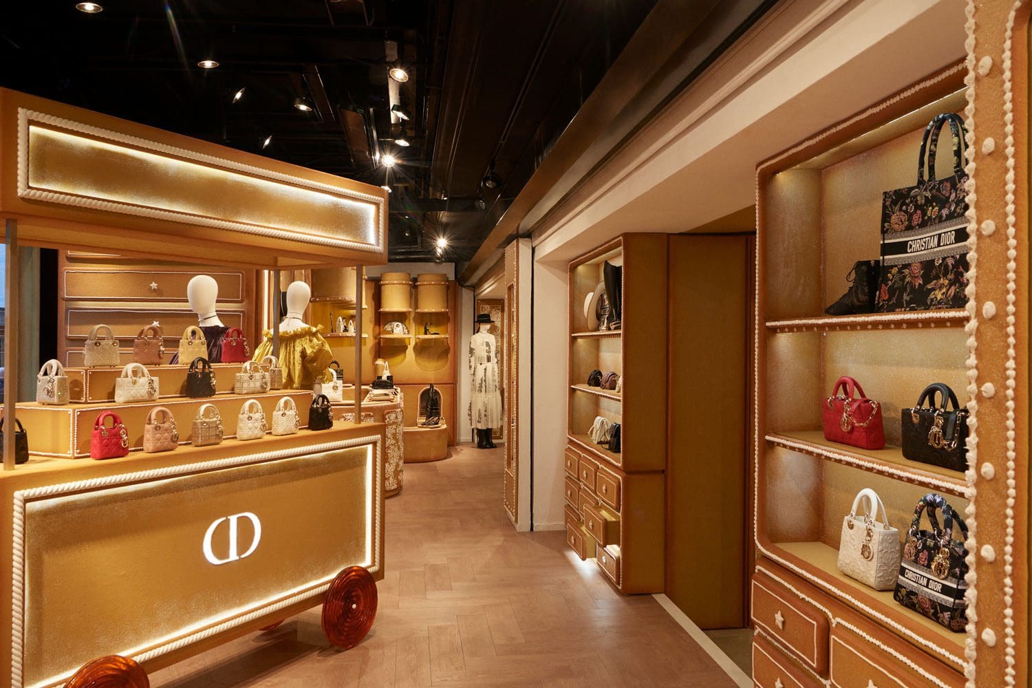 DIOR x HARRODS 2022 Pop-up Atelier Mr Dior © Adrien Dirand4