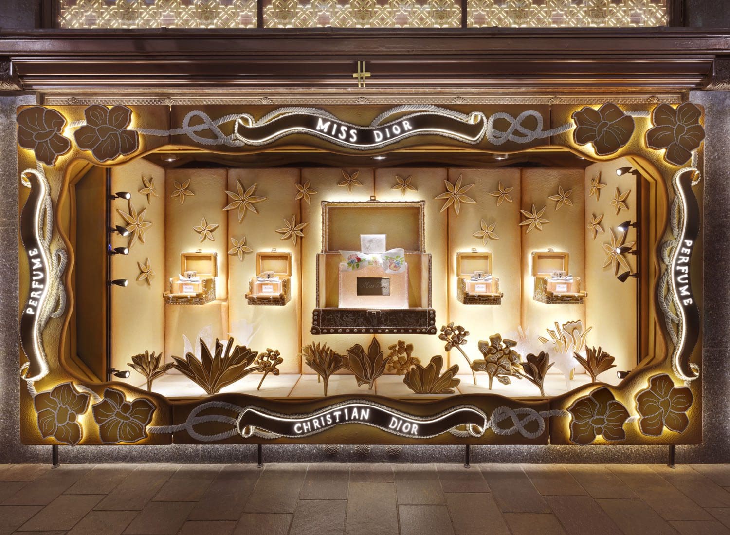 DIOR x HARRODS 2022 Windows © Адриен Диранд3