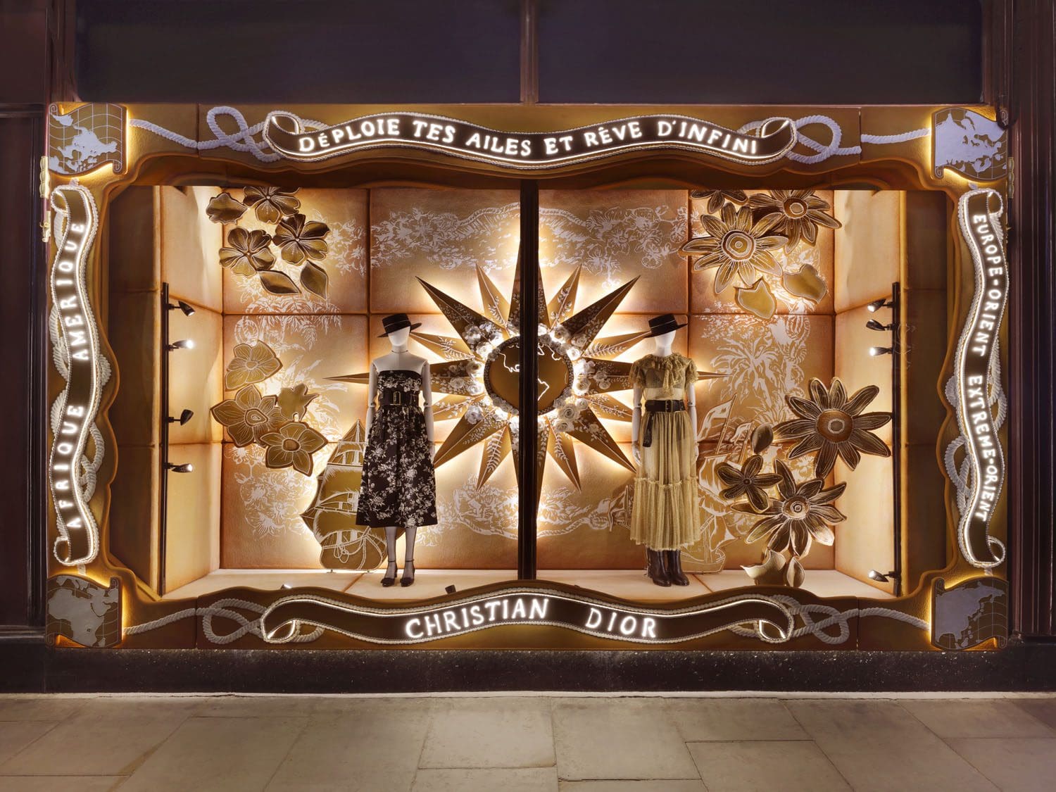 DIOR x HARRODS 2022 Windows © Адриен Диранд6