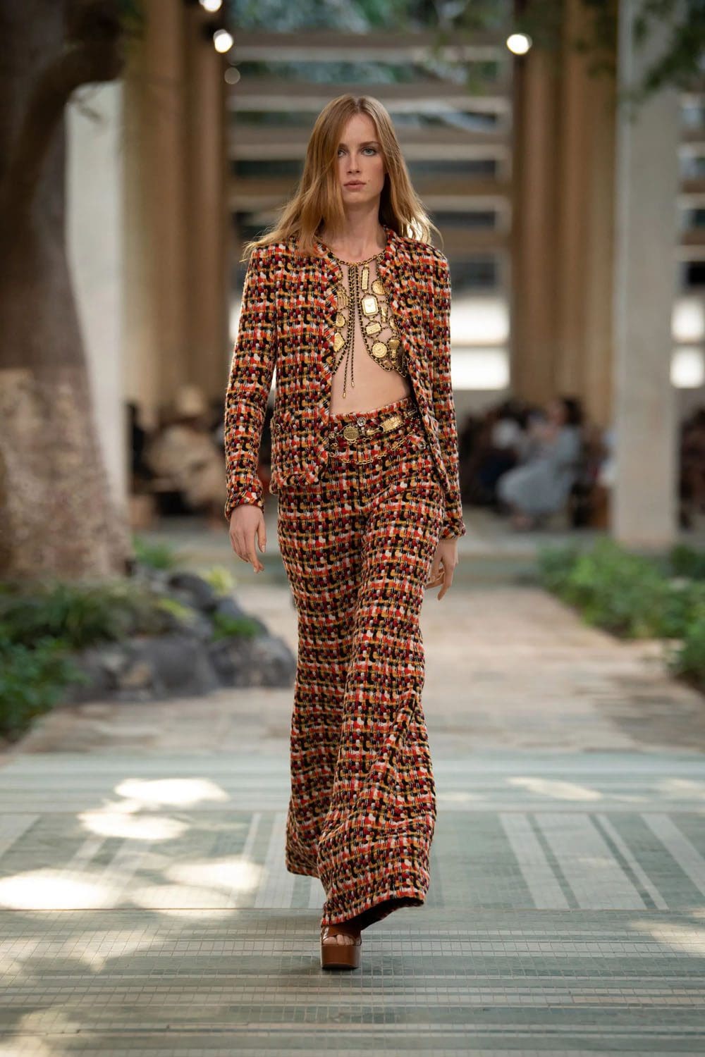 シャネル ダカール プレフォール 2023 Runway 雑誌2