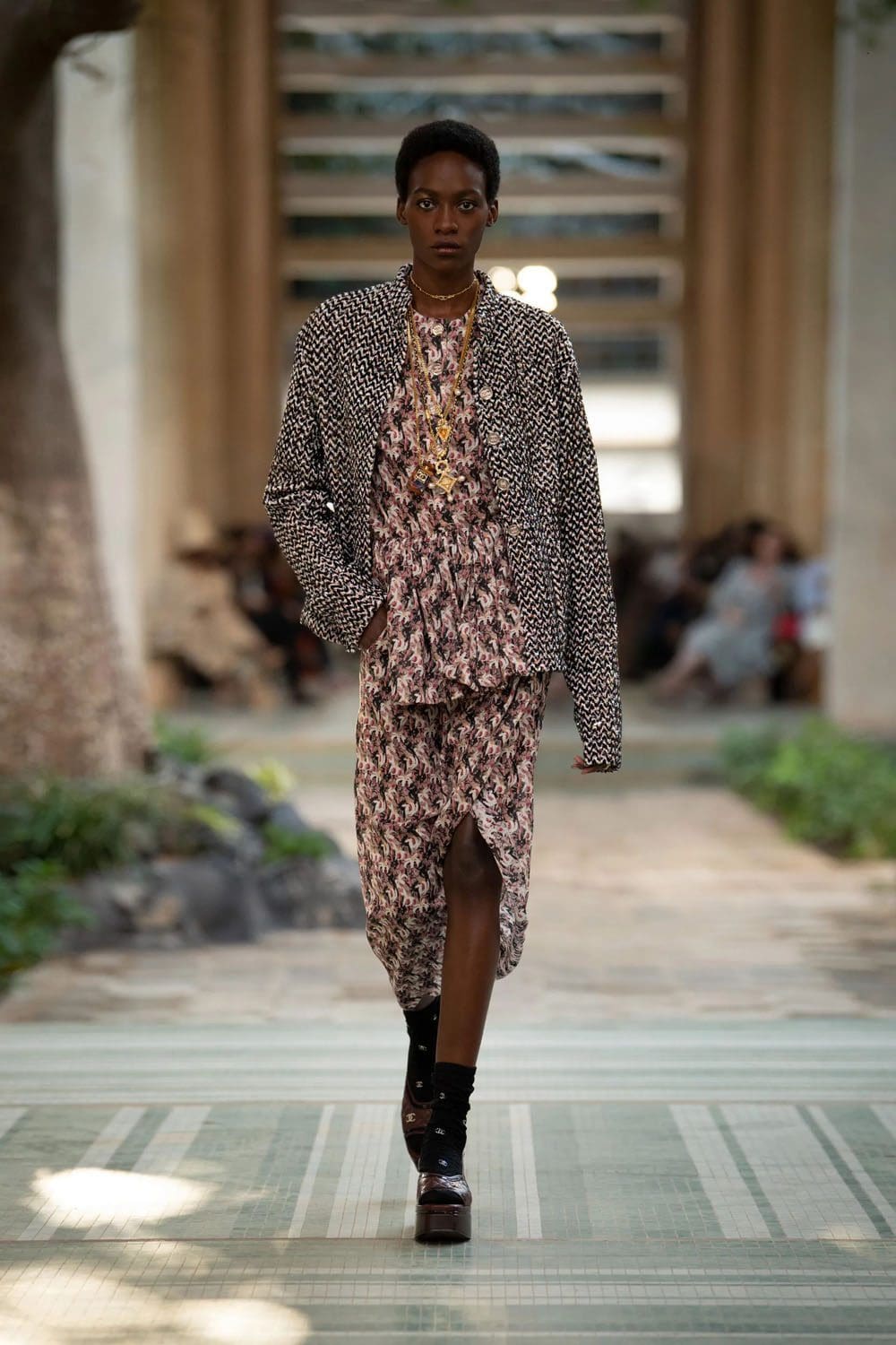 シャネル ダカール プレフォール 2023 Runway 雑誌49