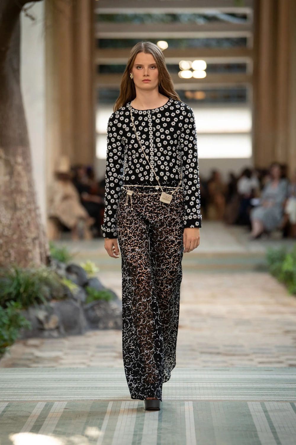 シャネル ダカール プレフォール 2023 Runway 雑誌57