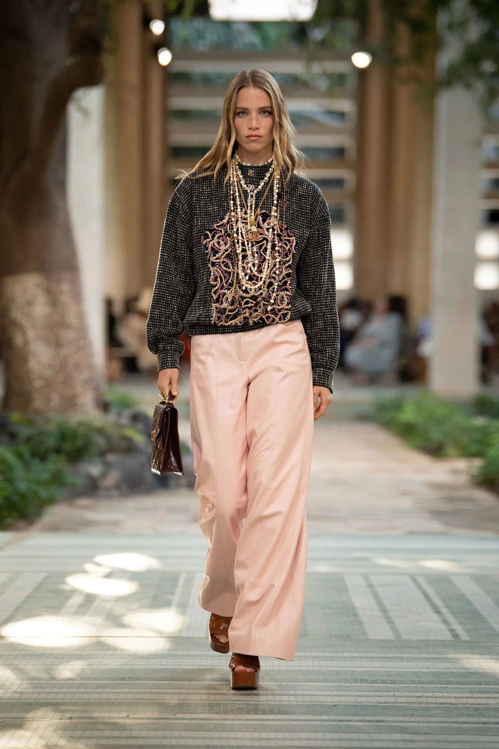 シャネル ダカール プレフォール 2023 Runway 雑誌8