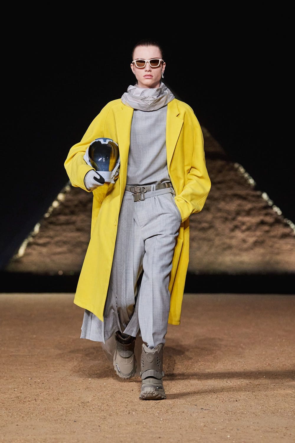 Dior Hombres Egipto Pirámides De Giza Pre Otoño 2023 Runway Magazine 13