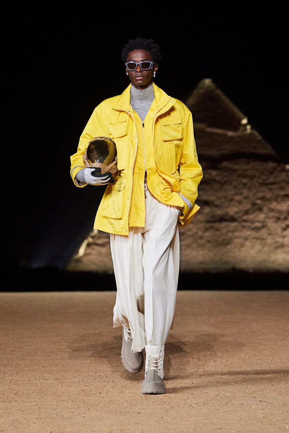 Dior Hombres Egipto Pirámides De Giza Pre Otoño 2023 Runway Magazine 16