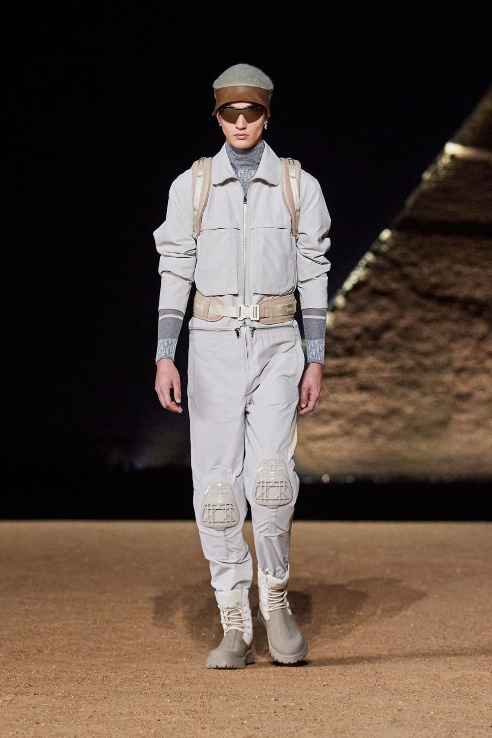 Dior Hombres Egipto Pirámides De Giza Pre Otoño 2023 Runway Magazine 17