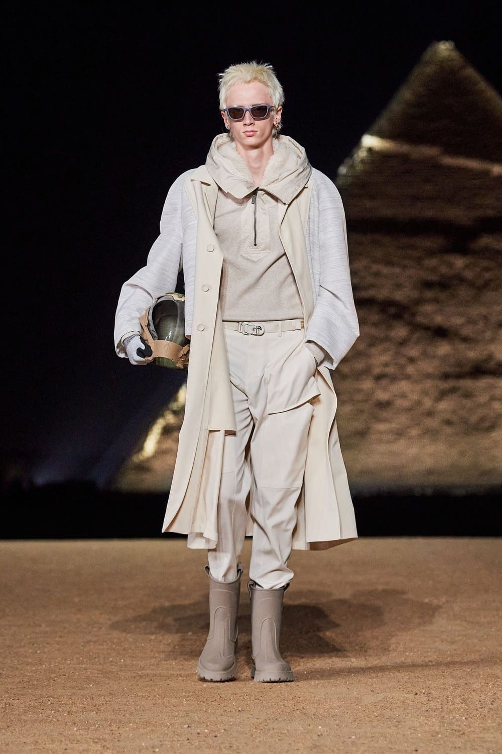 Dior Hombres Egipto Pirámides De Giza Pre Otoño 2023 Runway Magazine 18